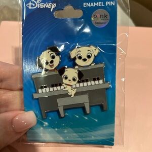 Disney Dalmatians Enamel Pin - Black and White